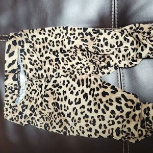 One pair of toddler girl leggings